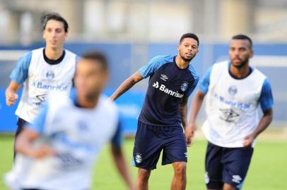  PORTO ALEGRE, RS, BRASIL, 04-05-2018. Grêmio treina no CT Luiz Carvalho para próxima partida do Brasileirão. Na foto: André(ISADORA NEUMANN/AGÊNCIA RBS)