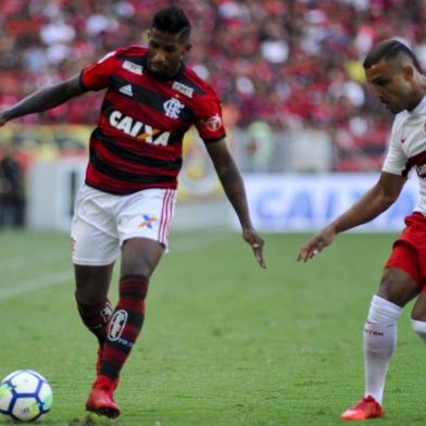 Flamengo x InternacionalRIO DE JANEIRO, RJ - 06.05.2018: FLAMENGO X INTERNACIONAL - Rodinei, durante Flamengo x Internacional, partida válida pela 4ª quarta rodada do campeonato brasileiro, realizada no Estadio do Maracanã em Rio de Janeiro, RJ. (Foto: Marcelo Cortes/Fotoarena/Lancepress!)Editoria: SPOIndexador: Marcelo Cortes/FotoarenaFonte: Agência Lancepress!