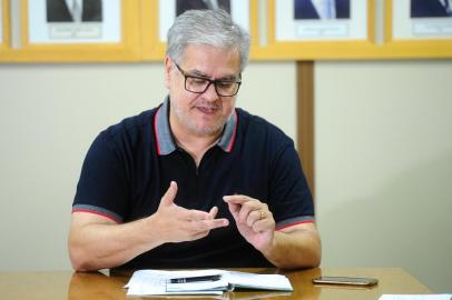  CAXIAS DO SUL, RS, BRASIL, 28/12/2017. Próximo presidente da Câmara Municipal de Caxias do Sul, que toma posse em 2018, Alberto Meneguzzi (PSB), avalia seu primeiro ano de mandato. (Diogo Sallaberry/Agência RBS)