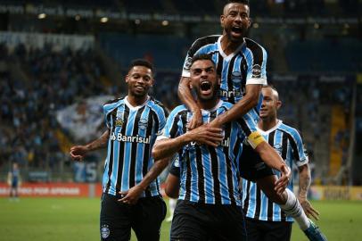  PORTO ALEGRE, RS, BRASIL, 06-05-2018. Em casa, Grêmio recebe o Santos na Arena.Partida é válida pela quarta rodada do Brasileirão. Na foto: Maicon comemora primeiro gol na partida(JEFFERSON BOTEGA/AGÊNCIA RBS)Indexador: Jefferson Botega