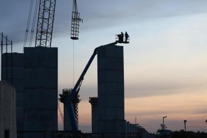  PORTO ALEGRE, RS, BRASIL, 08/05/2018 - Obras na ponte do Guaíba. (FOTOGRAFO: JEFFERSON BOTEGA / AGENCIA RBS)