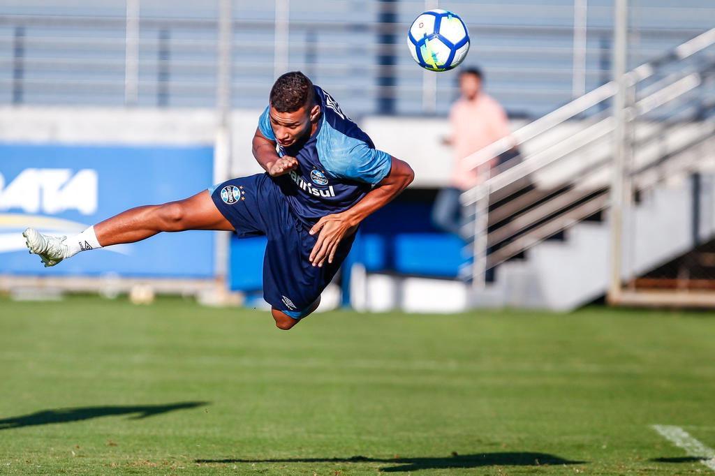 Grêmio busca solução para dilema da lateral-esquerda no confronto