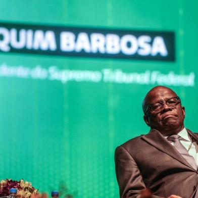  FLORIANÓPOLIS, SC, BRASIL, 22/04/2016 - Joaquim Barbosa, ex-ministro do STF,  palestrou em Simpósio da Unimed, no Costão do Santinho