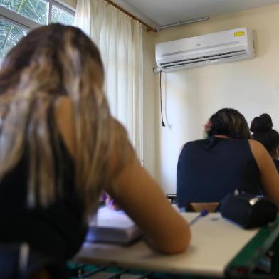  PALHOÇA, SC, BRASIL, 22-03-2018: Sala de aula da Escola Ivo Silveira em Palhoça.