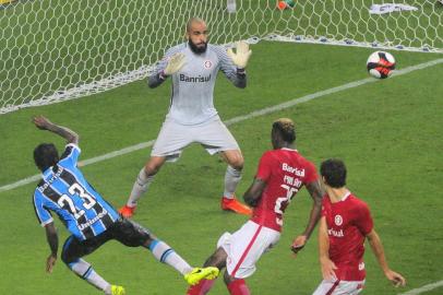  PORTO ALEGRE, RS, BRASIL, 04-03-2017. Grêmio recebe, neste sábado, o Inter no clássico de número 412 na Arena. Partida é válida pela sexta rodada do Gauchão. Na foto: Danilo Fernandes  (LAURO ALVES/AGÊNCIA RBS)