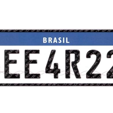 A partir de janeiro de 2016, os veículos novos terão placas no padrão Mercosul. O Departamento Nacional de Trânsito (Denatran) apresentou nesta quinta-feira o modelo, aprovado por unanimidade pelo Conselho Nacional de Trânsito (Contran).