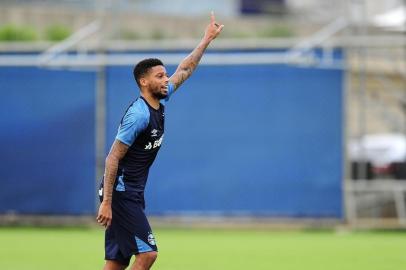 PORTO ALEGRE, RS, BRASIL, 04-05-2018. Grêmio treina no CT Luiz Carvalho para próxima partida do Brasileirão. Na foto: André(ISADORA NEUMANN/AGÊNCIA RBS)