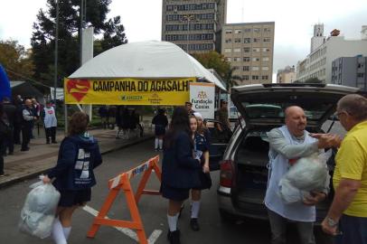 Campanha do Agasalho de Caxias do Sul começa neste sábado (12).Lançamento é na Praça Dante Alighieri, entre 8h e 18h.