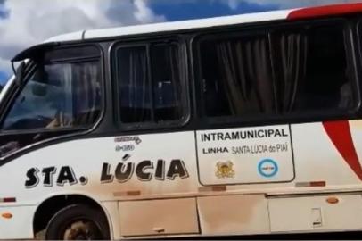 Expresso Santa Lúcia faz transporte de eleitores para eleição do conselho municipal da saúde e é contestado por ser considerado crime