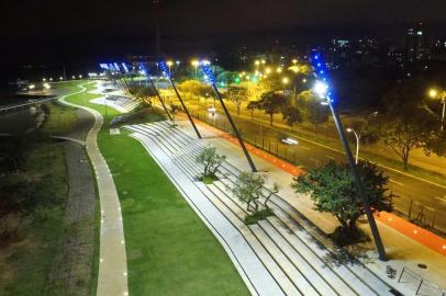 Nova iluminação pública da orla do Guaíba, em Porto Alegre