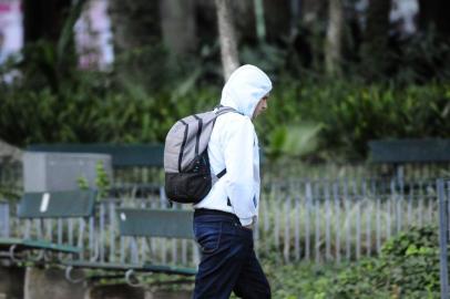  PORTO ALEGRE, RS, BRASIL, 16-05-2018. Tempo de frio em Porto Alegre. (RONALDO BERNARDI/AGÊNCIA RBS)