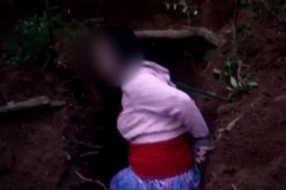 Vídeo mostra execução de mulher