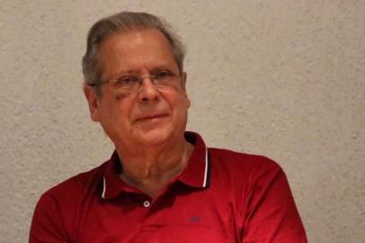 DF - JOSÉ-DIRCEU-PLENÁRIA-MILITÂNCIA - GERAL - Acontece no Auditório do SINDSEP em Brasília (DF), nesta segunda-feira (16), a Plenária com a Militância com a participação de José Dirceu. O ex-ministro pode ser preso até o fim da próxima semana. Os embargos apresentados por ele no TRF-4 (Tribunal Regional da 4a Região) serão julgados na quinta (19). Se negados, a detenção pode ser imediata. 16/04/2018 - Foto: FáTIMA MEIRA/FUTURA PRESS/FUTURA PRESS/ESTADÃO CONTEÚDO