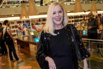 Celebridades & Famosos e MovimentaÃ§Ã£o Amaury Jr. A vida Ã© uma festa Noite de autÃ³grafos na Livraria Cultura Shopping Iguatem em SÃ£o Paulo