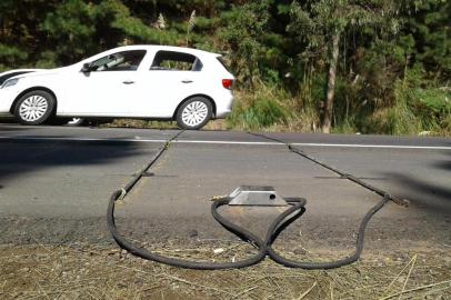 Daer está instalando contadores de veículos nas rodovias estaduais do Rio Grande do Sul. Na região, a foto na RSC-453, na altura do Km 144, perto do viaduto de acesso ao bairro Santa Fé