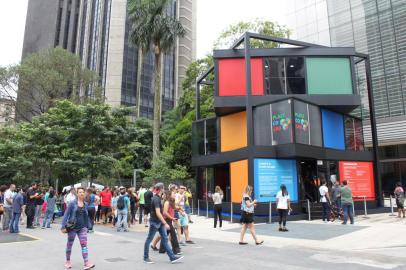 PlastCoLab, cubo criativo com atrações sobre tecnologia e inovação, chega ao Iguatemi Porto Alegre. NA FOTO: imagem da primeira edição do projeto que ocorreu em São Paulo, na Avenida Paulista, em novembro do ano passado