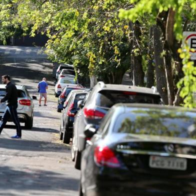  PORTO ALEGRE-RS-BRASIL- 16/05/2018- Roubo de veículos em Porto Alegre. Moradores do Bairro Petrópolis relatam os roubos de seus carros. Rua Lajeado em Petrópolis. FOTO FERNANDO GOMES/ZERO HORA.