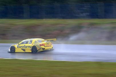 Chuva interrompe treino da Stock Car em autódromo de Santa Cruz do Sul em 19 de maio de 2018