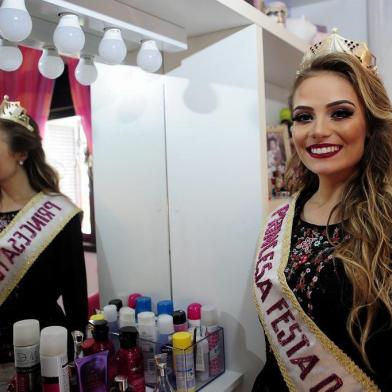  CAXIAS DO SUL, RS, BRASIL, 20/05/2018 - Café da manhã na casa de Milena Remus Caregnato, eleita princesa da festa daUva 2019. (Marcelo Casagrande/Agência RBS)