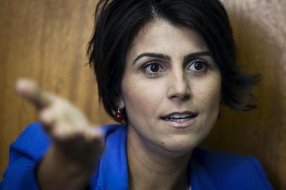  PORTO ALEGRE, RS, BRASIL, 14-05-2018: A deputada estadual Manuela D'Ávila (PCdoB) concede entrevista sobre candidatura à presidência no gabinete que ocupa na Assembleia Legislativa do RS. (Foto: Mateus Bruxel / Agência RBS)