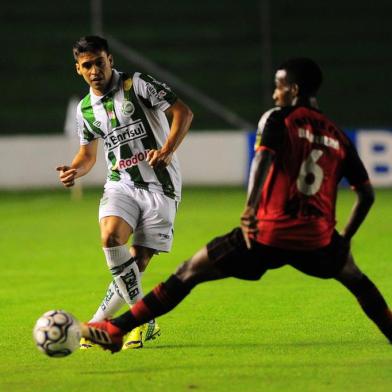  CAXIAS DO SUL, RS, BRASIL, 20/04/2018. Juventude x Oeste-SP, jogo válido pela segunda rodada da Série B do Campeonato Brasileiro e realizado no estádio Alfredo Jaconi. (Porthus Junior/Agência RBS)