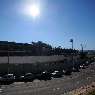  CAXIAS DO SUL, RS, BRASIL 24/05/2018Postos de combustíveis de Caxias do Sul estão com fila ou sem combustível para vender. Já falta combustível na cidade. (Felipe Nyland/Agência RBS)