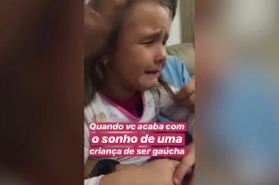 V¿?DEO: menina chora por não ter nascido gaúcha