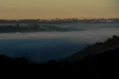  CAXIAS DO SUL, RS, BRASIL, 21/05/2018. Ambiental de clima frio e geada em Caxias do Sul. (Diogo Sallaberry/Agência RBS)