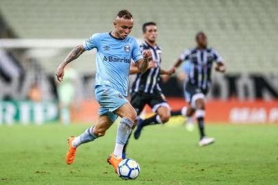 Gremio x CearaRS - FUTEBOL/CAMPEONATO BRASILEIRO 2018/GREMIO X CEARA - ESPORTES - Lance da partida entre Gremio e Ceara disputada na noite deste domingo, na Arena Castelao, em Fortaleza, valida pelo Campeonato Brasileiro 2018. FOTO: LUCAS UEBEL/GREMIO FBPAEditoria: SPOIndexador: Lucas UebelSecao: futebolFonte: Gremio.netFotógrafo: Gremio x Ceara