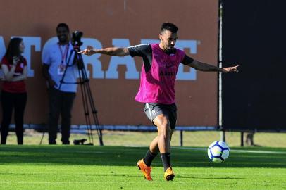  PORTO ALEGRE, RS, BRASIL, 26-05-2018. Inter treina no CT Parque Gigante. Fotos do Uendel. (ROBINSON ESTRÁSULAS/AGÊNCIA RBS)