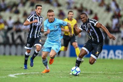 Gremio x CearaRS - FUTEBOL/CAMPEONATO BRASILEIRO 2018/GREMIO X CEARA - ESPORTES - Lance da partida entre Gremio e Ceara disputada na noite deste domingo, na Arena Castelao, em Fortaleza, valida pelo Campeonato Brasileiro 2018. FOTO: LUCAS UEBEL/GREMIO FBPAEditoria: SPOIndexador: Lucas UebelSecao: futebolFonte: Gremio.netFotógrafo: Gremio x Ceara