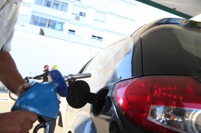  PORTO ALEGRE, RS, BRASIL, 29-05-2018. Movimentação em postos de gasolina e nas ruas e avenidas de Porto Alegre em mais um dia de greve. (FERNANDO GOMES/AGÊNCIA RBS)