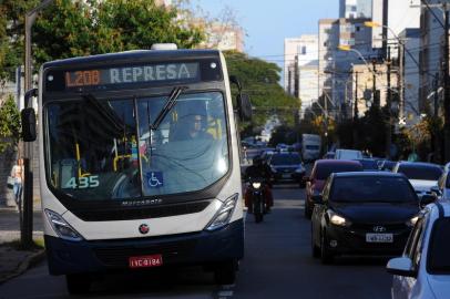  CAXIAS DO SUL, RS, BRASIL 30/05/2018Manifestantes liberam a saída da Visate em Caxias do Sul.Ônibus voltaram a circular por volta das 7h30min. (Felipe Nyland/Agência RBS)