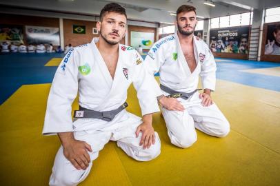  PORTO ALEGRE, RS, BRASIL, 08/01/2018 : Judocas da Sogipa Daniel Cargnin e Rafael Macedo, campeões mundiais sub-21 em 2017 e 2014, respectivamente. (Omar Freitas/Agência RBS)Indexador: Omar Freitas