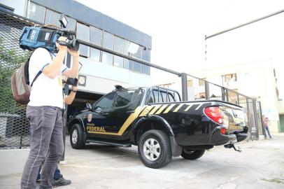  PORTO ALEGRE - BRASIL - Policia Federal prende empresário de transportes em ação contra locaute no RS. (FOTO: LAURO ALVES)