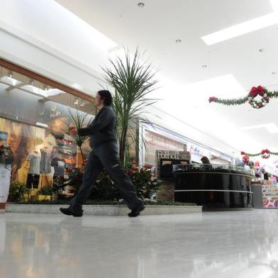  CAXIAS DO SUL, RS, BRASIL, (11/11/2011). Shopping Iguatemi Caxias completa 15 anos no próximo dia 18/11 (sexta-feira). Na foto imagens gerais do shopping. 