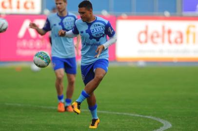  CAXIAS DO SUL, RS, BRASIL 04/05/2018Treino do SER Caxias no estádio Centenário. Na foto: Atacante Nathan Cachorrão (Felipe Nyland/Agência RBS)