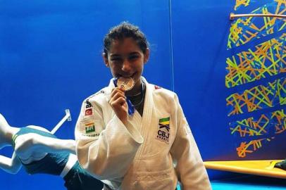 A atleta Maria Angelina da Rosa que disputará neste fim de semana em Porto Alegre a Seletiva Nacional de Base Sub 18, que selecionará a Seleção Brasileira Sub 18 para o ano de 2018.