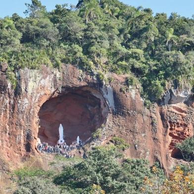 Gruta de Nossa Senhora de Lourdes em Dom Pedro de Alcântara, no Litoral Norte.