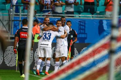 Gremio x BahiaRS - FUTEBOL/CAMPEONATO BRASILEIRO 2018/GREMIO X BAHIA - ESPORTES - Lance da partida entre Gremio e Bahia disputada na tarde deste domingo, na Arena Fonte Nova, em Salvador, valida pelo Campeonato Brasileiro 2018. FOTO: LUCAS UEBEL/GREMIO FBPAEditoria: SPOIndexador: Lucas UebelSecao: futebolFonte: Gremio.netFotógrafo: Gremio x Bahia