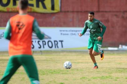  FARROUPILHA, RS, BRASIL 04/06/2018Juventude treina no Estádio das Castanheiras antes de enfrentar o Atlético-GO pela Série B do Brasileirão. Na foto: Volante Jair. (Felipe Nyland/Agência RBS)