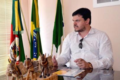 O Ministério Público (MP) de Bom Jesus conclui inquérito civil sobre possível caso de nepotismo na administração municipal. Isto porque dos oito cargos do secretariado do prefeito Frederico Arcari Becker, do Partido Progressista (PP), três são ocupados por parentes.