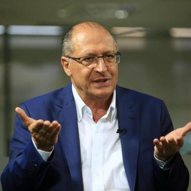  PORTO ALEGRE, RS, BRASIL - 2018.05.31 - Geraldo Alckmin é entevistado por Tulio Milman, Rosane de Oliveira e Daniel Scola, na sabatina aos presidenciáveis, em GaúchaZH. (Foto: ANDRÉ ÁVILA/ Agência RBS)