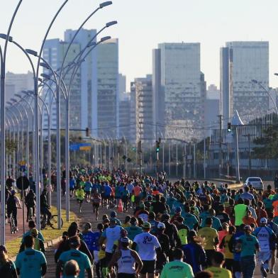  PORTO ALEGRE, RS, BRASIL, 11-06-2017: 34ª Maratona Internacional de Porto Alegre. Quase 10 mil pessoas participam dessa edição da prova. (Foto: Mateus Bruxel / Agência RBS)