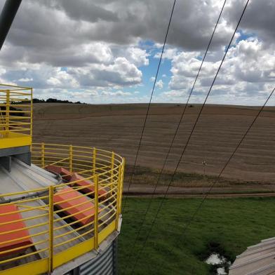  Silos em lavoura de São luiz gonzaga