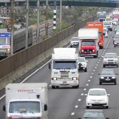  CANOAS - BRASIL - Estradas mais perigosas do país. Dois trechos da BR-166 que estão entre os cem mais perigosos do país, segundo estuda CNT. Canoas - KM 261 ao KM 271 (FOTOS: LAURO ALVES)