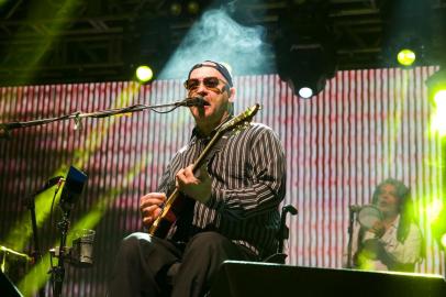  PORTO ALEGRE - RS - BRASIL, 24-06-2017.  Festa de aniversÃ¡rio de 154 anos da AssociaÃ§Ã£o Leopoldina Juvenil, com show do Paralamas do Sucesso. (FOTO ANDRÃA GRAIZ/AGÃNCIA RBS, REDE SOCIAL)Indexador: Andrea Graiz