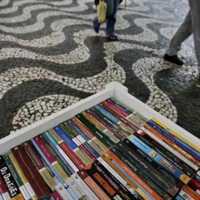  PORTO ALEGRE,RS,BRASIL- 07-11-2014 - 60º Feira do Livro de Porto Alegre, na praça da Alfândega, centro da capital gaúcha.(FOTO:RICARDO DUARTE/AGÊNCIA RBS)