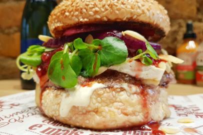 Chef ensina a preparar burger afrodisíaco para o Dia dos Namorados