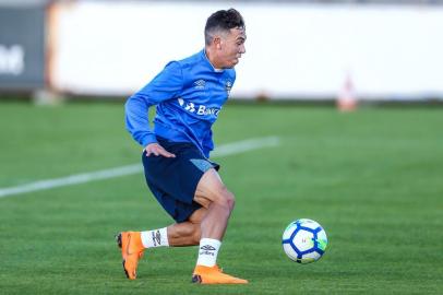 RS - FUTEBOL/TREINO GREMIO  - ESPORTES - Jogadores do Gremio realizam treino durante a tarde desta quinta-feira no Centro de Treinamentos Luiz Carvalho, na preparacao para o Campeonato Brasileiro 2018. FOTO: LUCAS UEBEL/GREMIO FBPA